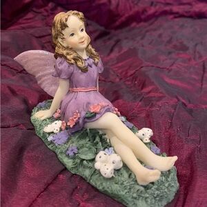 Field Fairy figurine by Dezine Fairies from The Fairy Collection